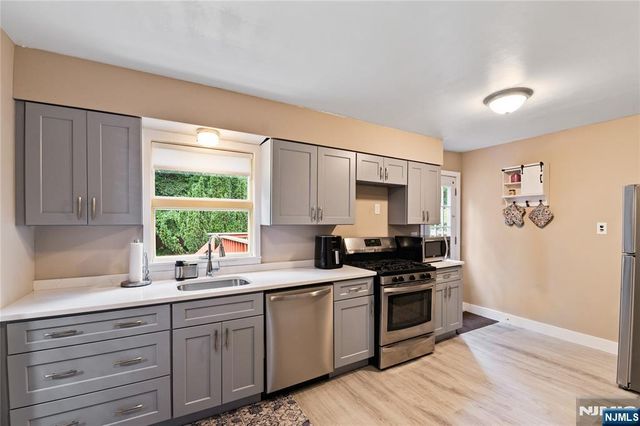 46 Linwood Avenue, Midland Park, NJ 07432