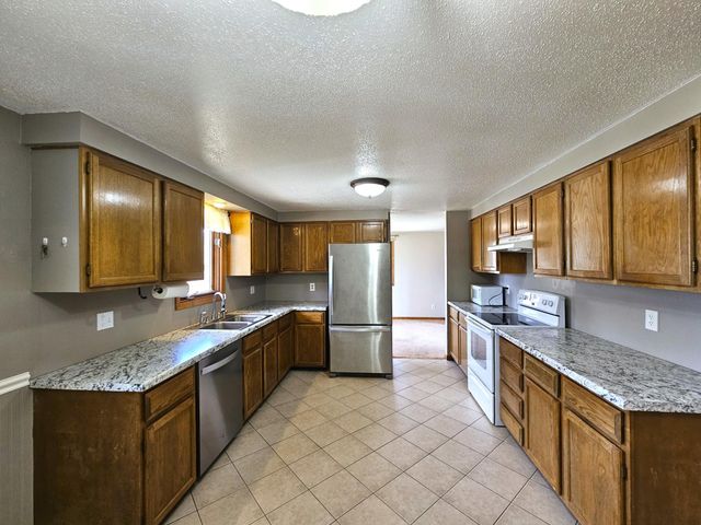 17132 River Oaks Boulevard, Fergus Falls, MN 56537