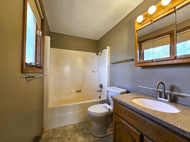 17132 River Oaks Boulevard, Fergus Falls, MN 56537