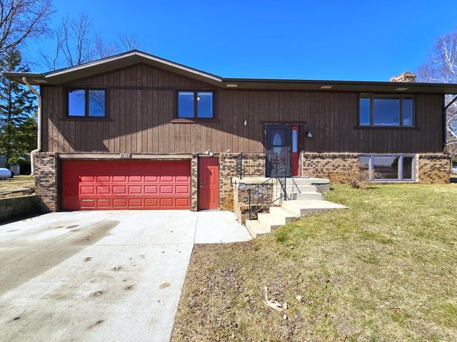 17132 River Oaks Boulevard, Fergus Falls, MN 56537