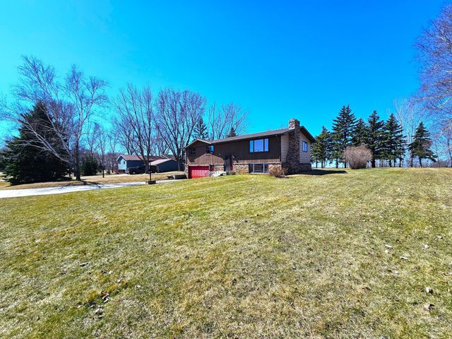 17132 River Oaks Boulevard, Fergus Falls, MN 56537