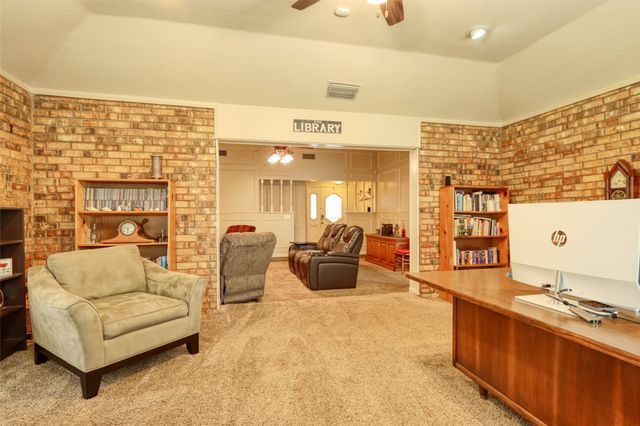 105 Santa Fe Circle, Waxahachie, TX 75165