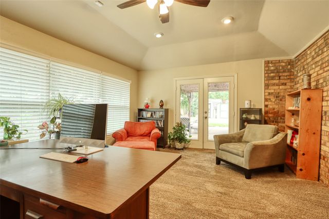 105 Santa Fe Circle, Waxahachie, TX 75165