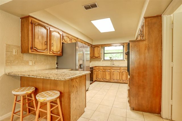 105 Santa Fe Circle, Waxahachie, TX 75165