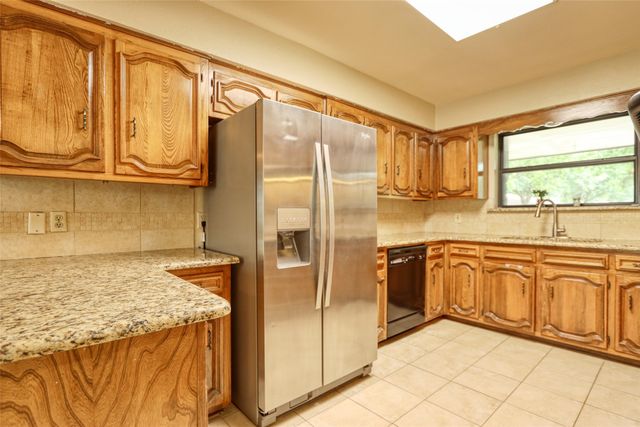 105 Santa Fe Circle, Waxahachie, TX 75165