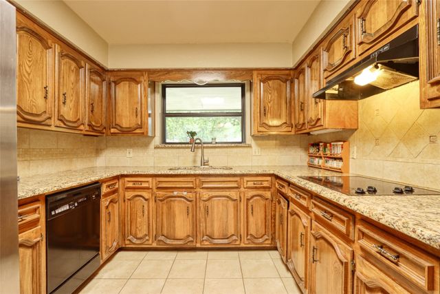 105 Santa Fe Circle, Waxahachie, TX 75165