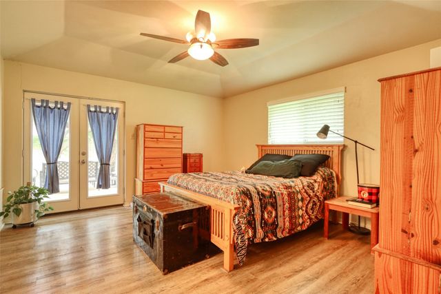 105 Santa Fe Circle, Waxahachie, TX 75165