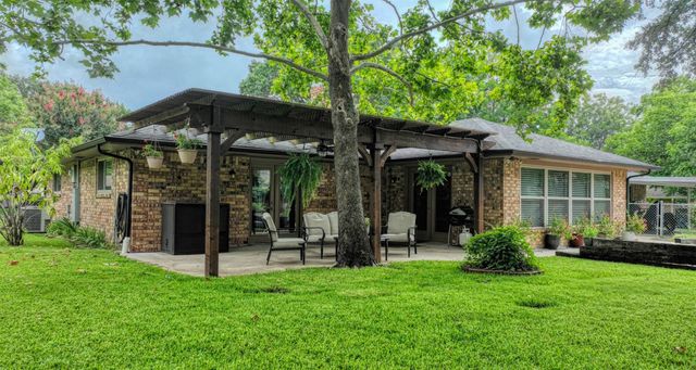105 Santa Fe Circle, Waxahachie, TX 75165