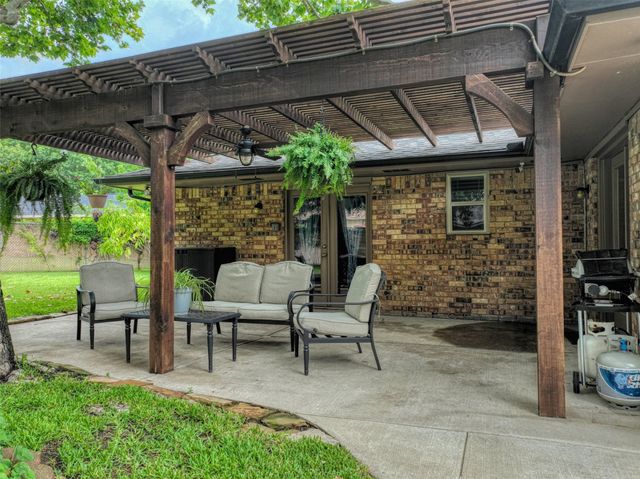 105 Santa Fe Circle, Waxahachie, TX 75165