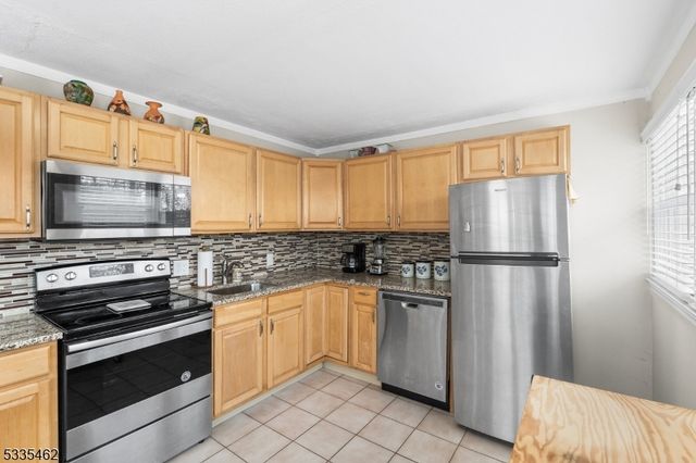 34 Northwestern Trl, Hopatcong Boro, NJ 07843