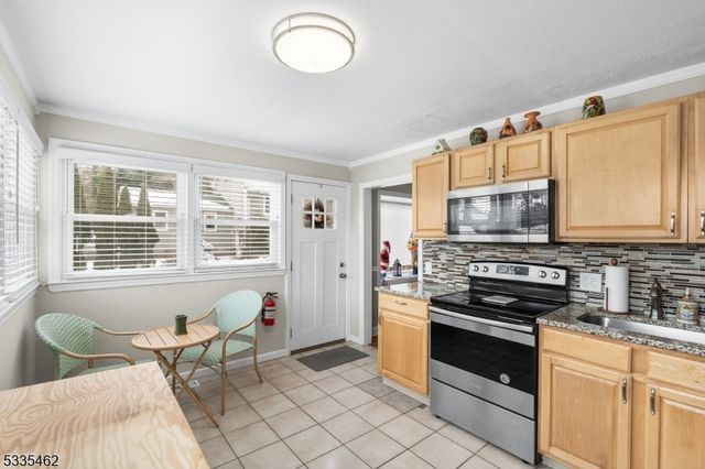 34 Northwestern Trl, Hopatcong Boro, NJ 07843