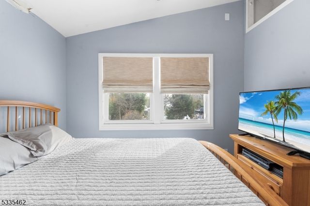 34 Northwestern Trl, Hopatcong Boro, NJ 07843