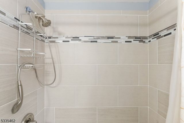 34 Northwestern Trl, Hopatcong Boro, NJ 07843