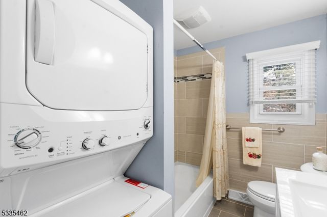 34 Northwestern Trl, Hopatcong Boro, NJ 07843