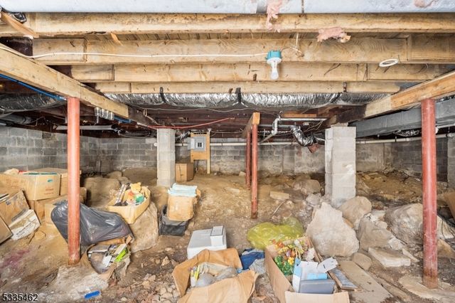 34 Northwestern Trl, Hopatcong Boro, NJ 07843