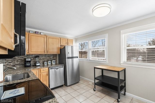 34 Northwestern Trl, Hopatcong Boro, NJ 07843