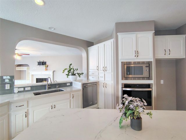 5515 Dawnington Place, Sugar Land, TX 77479