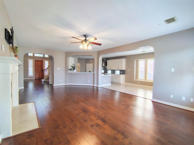 5515 Dawnington Place, Sugar Land, TX 77479