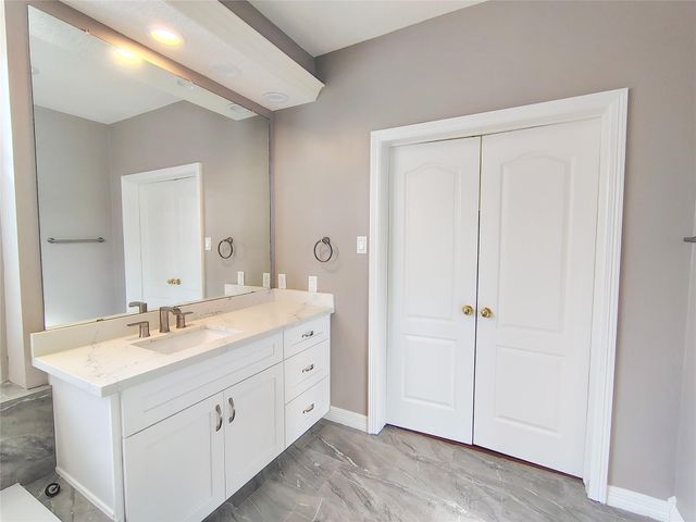 5515 Dawnington Place, Sugar Land, TX 77479