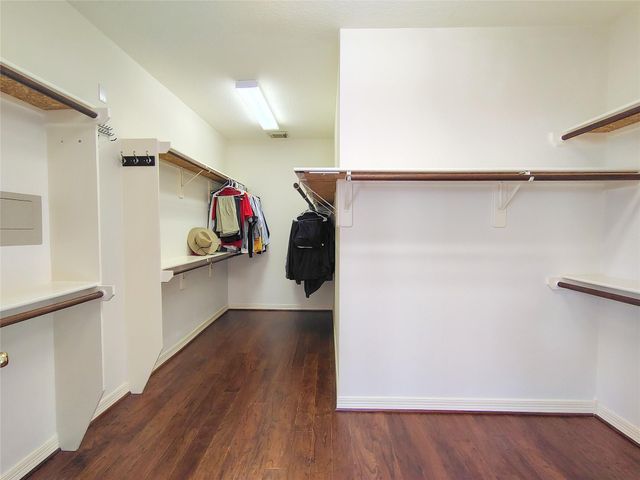 5515 Dawnington Place, Sugar Land, TX 77479