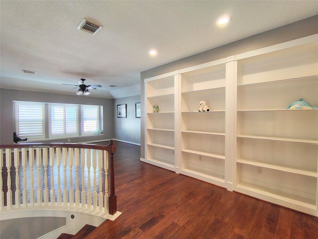 5515 Dawnington Place, Sugar Land, TX 77479