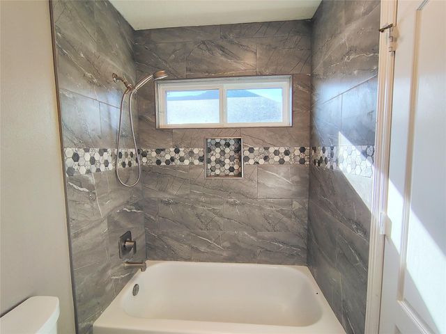 5515 Dawnington Place, Sugar Land, TX 77479