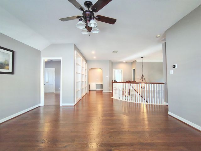 5515 Dawnington Place, Sugar Land, TX 77479