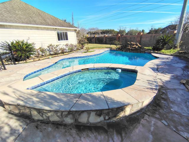 5515 Dawnington Place, Sugar Land, TX 77479