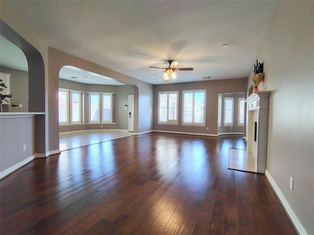 5515 Dawnington Place, Sugar Land, TX 77479