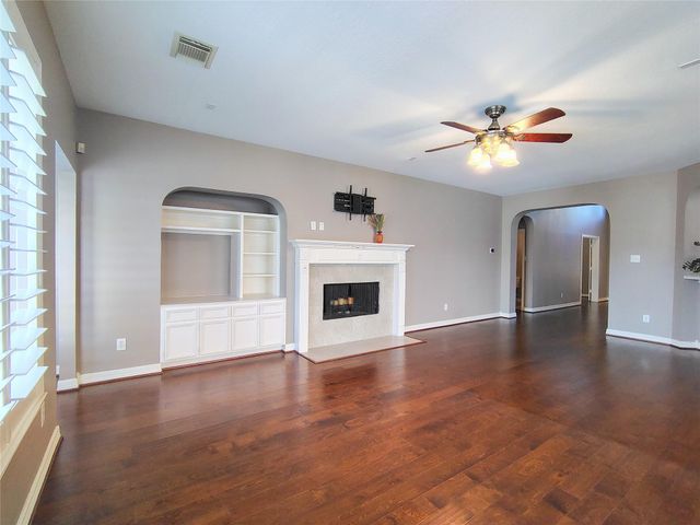 5515 Dawnington Place, Sugar Land, TX 77479