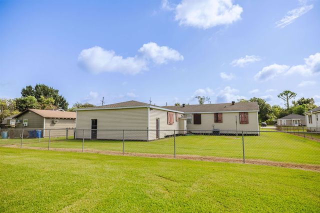 1409 Himalaya Ave, Thibodaux, LA 70301