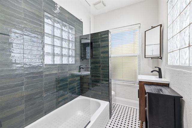 6005 N TAMPA STREET, Tampa, FL 33604