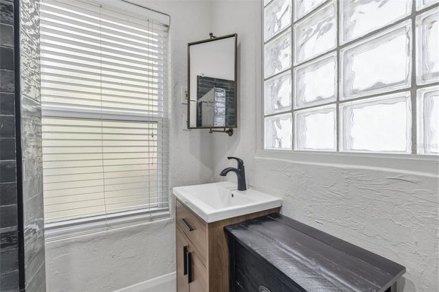 6005 N TAMPA STREET, Tampa, FL 33604