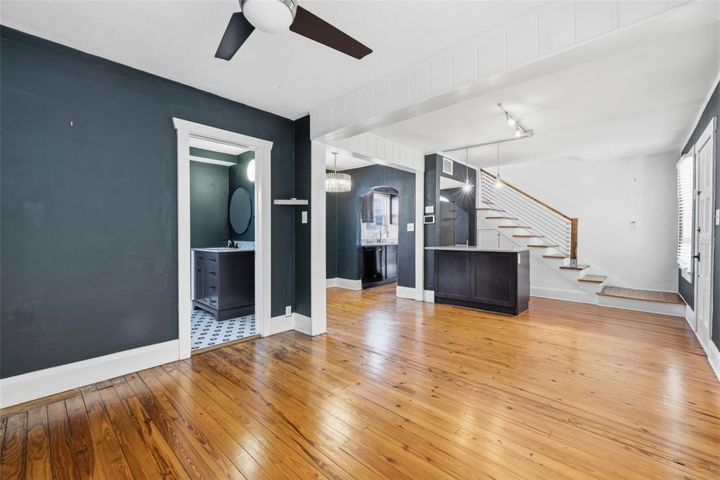 Image 4 of property listing at 6005 N TAMPA STREET, Tampa, FL 33604