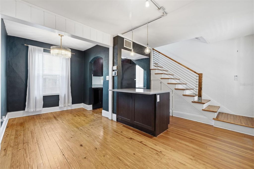 Image 6 of property listing at 6005 N TAMPA STREET, Tampa, FL 33604