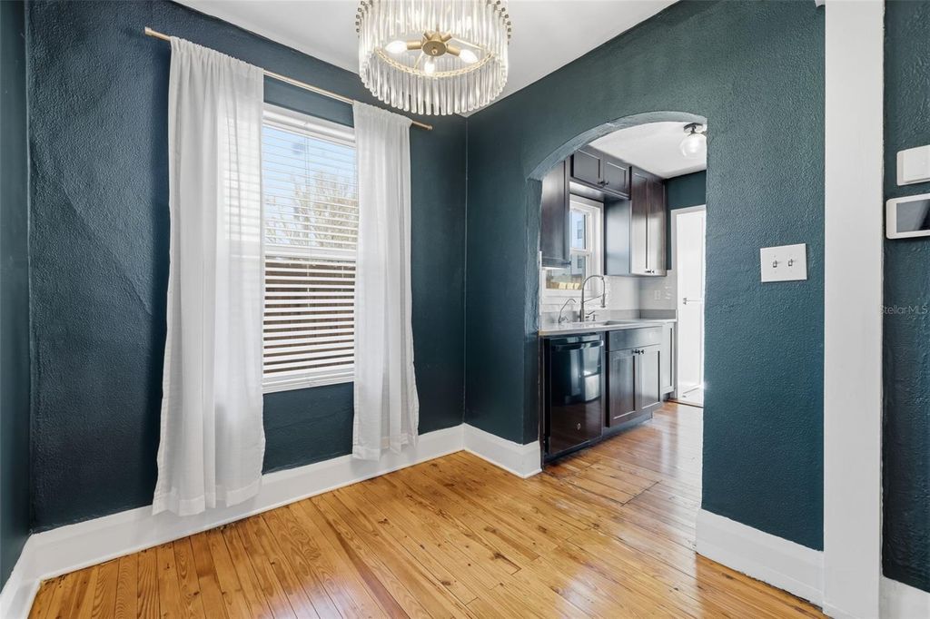 Image 7 of property listing at 6005 N TAMPA STREET, Tampa, FL 33604