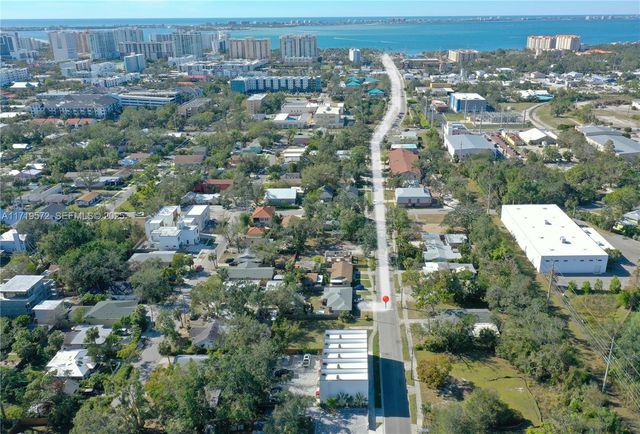 1744 10th Street, Sarasota, FL 34236