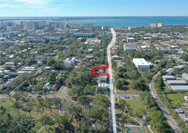 1744 10th Street, Sarasota, FL 34236