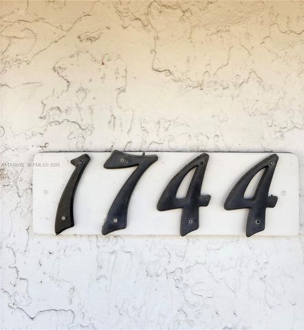 1744 10th Street, Sarasota, FL 34236