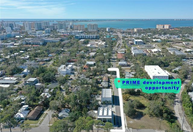 1744 10th Street, Sarasota, FL 34236