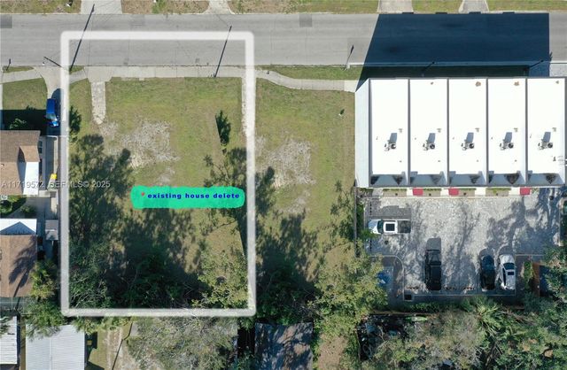 1744 10th Street, Sarasota, FL 34236