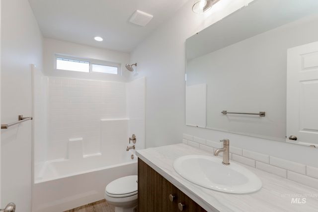 350 N Coltsfoot Ave, Kuna, ID 83634