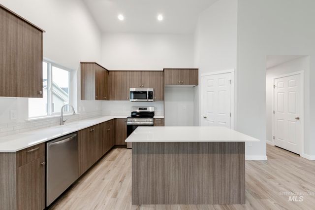 350 N Coltsfoot Ave, Kuna, ID 83634