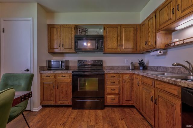 3229 Autumnwood Way, Evansville, IN 47715