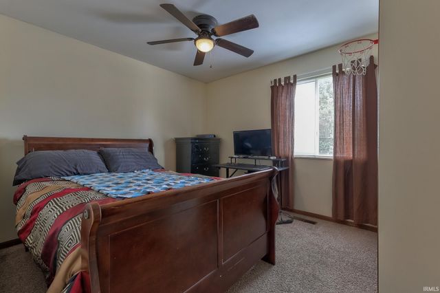 3229 Autumnwood Way, Evansville, IN 47715