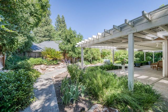 9150 N Red Lion Drive, Fresno, CA 93720