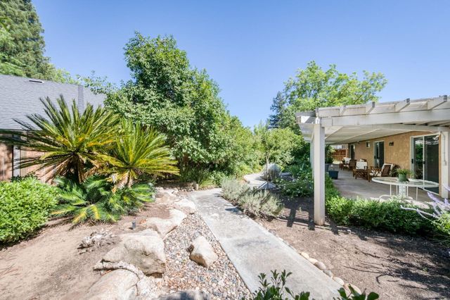 9150 N Red Lion Drive, Fresno, CA 93720