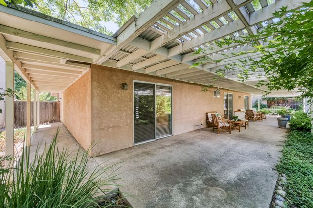 9150 N Red Lion Drive, Fresno, CA 93720