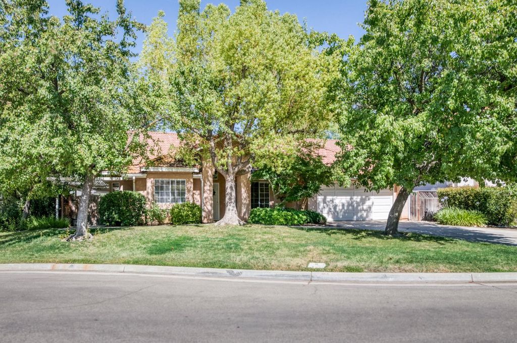 9150 N Red Lion Drive, Fresno, CA 93720