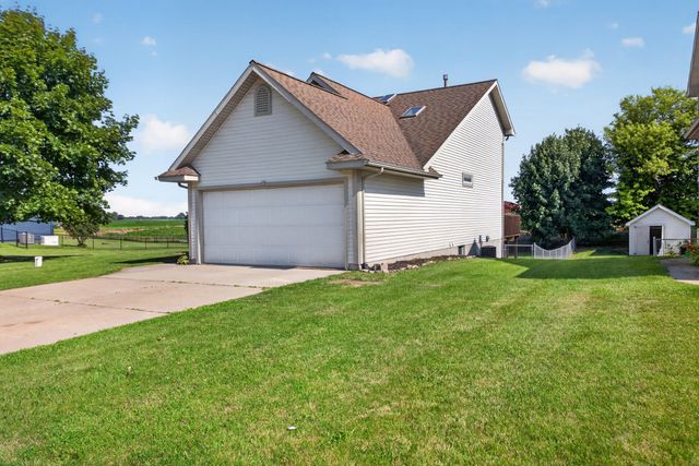 290 Somerset Drive, Cement City, MI 49233
